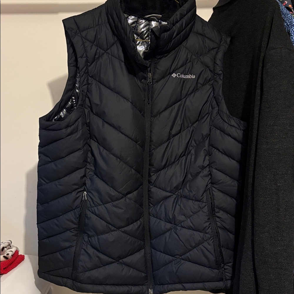 Columbia Women's Black Quilted Puffer Vest with Omni-Heat L-XL